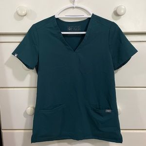 Caribbean blue figs scrub top